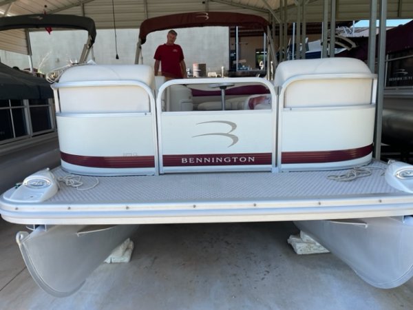 Since its inception in 1997, Bennington Marine has strived to lead the pontoon industry in quality and value. Within 5 years, we received the country's most prestigious customer satisfaction awards from the NMMA and JD Powers.
